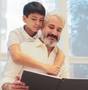 מה זה אימפולסיביות? האם יש קשר בין התנהגות אימפולסיבית להפרעת קשב? איך עוזרים לילדים ומבוגרים אימפולסיביים? אסתר גולדנברג פסיכולוגית קלינית בכירה, מחברת הספר ADHD להבין ולהיות מובן, מסבירה